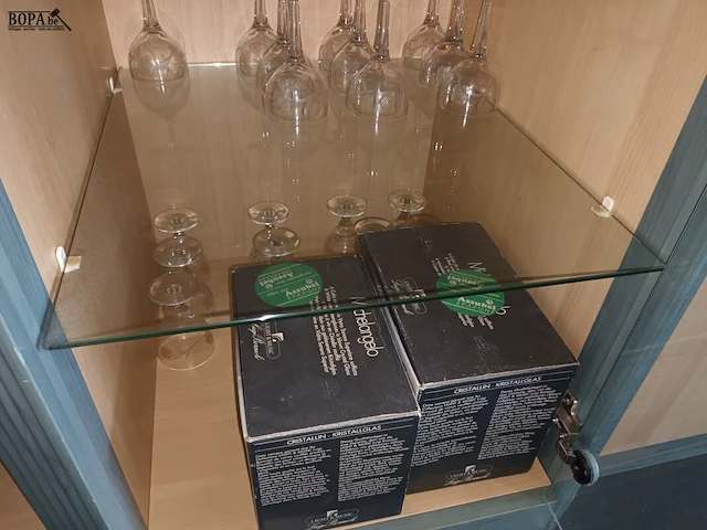 Lot 19 - wijnglazen - afbeelding 4 van  4