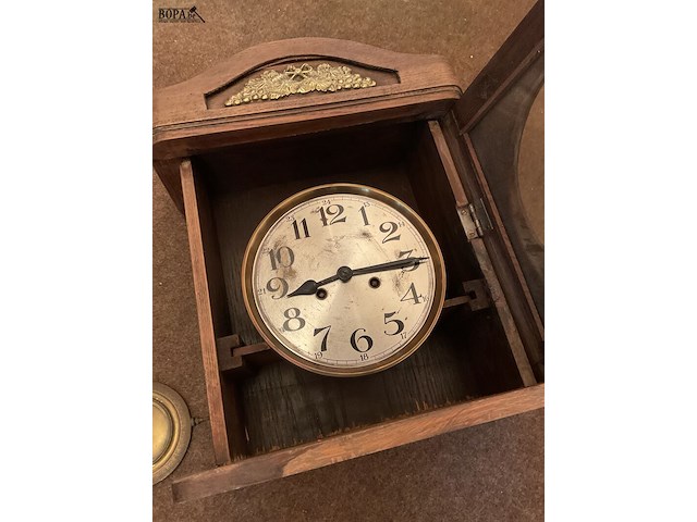 Lot 190 - hangklok met slinger - afbeelding 3 van  4