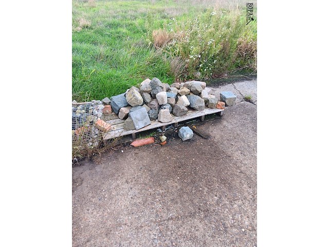 Lot 190 - klinkers en kasseien - afbeelding 2 van  3