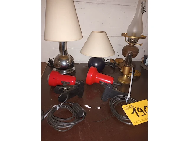 Lot 190 - lampadairs en verlichting. 10 stuks - afbeelding 2 van  6