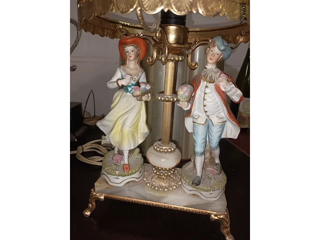 Lot 190 - lampadairs en verlichting. 10 stuks - afbeelding 5 van  6