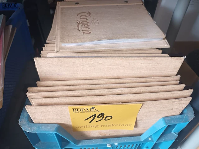 Lot 190 - menuboeken en menuhouders - afbeelding 2 van  4