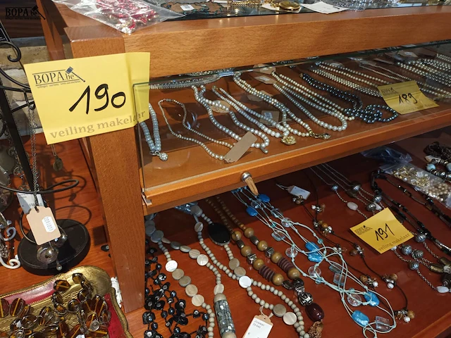 Lot 190 - salontafel - afbeelding 3 van  3