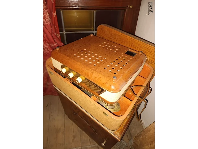 Lot 190 - vintage platenspeler - afbeelding 3 van  3