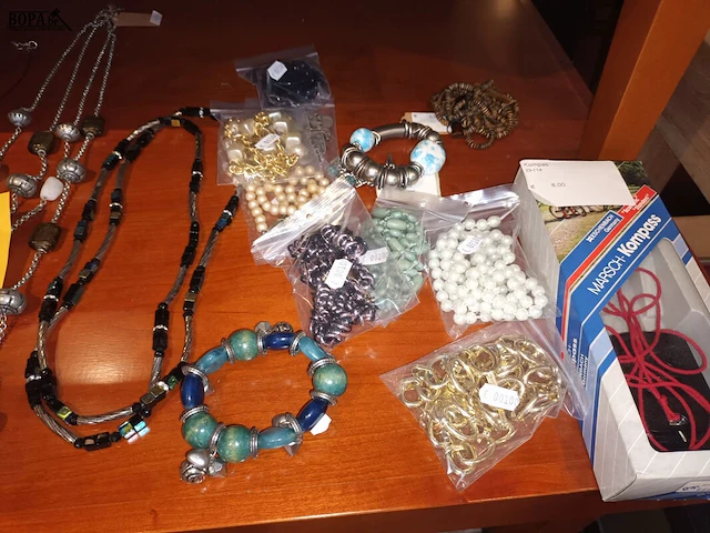 Lot 191 - lot juwelen - afbeelding 2 van  3