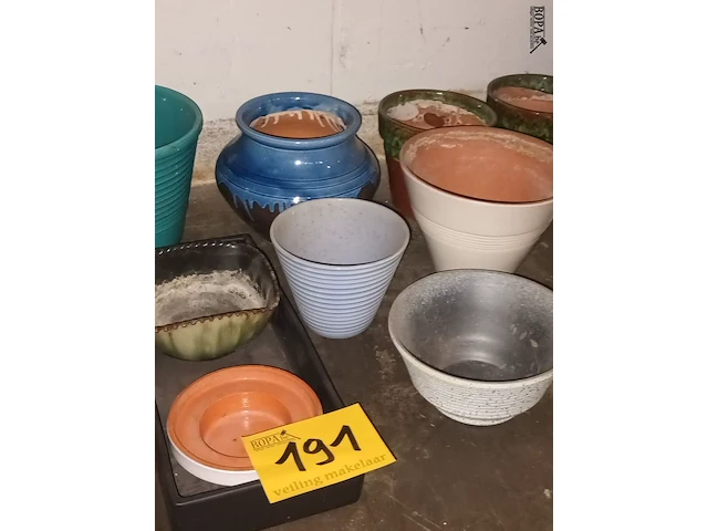 Lot 191 - retro bloempotten. 17 stuks - afbeelding 2 van  3