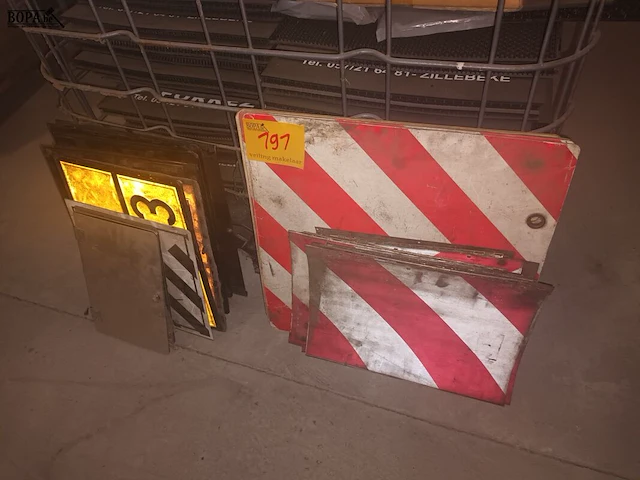 Lot 191 - signalisatie voor trucks. 20 stuks - afbeelding 1 van  3