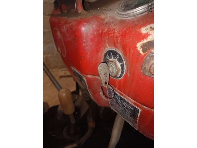 Lot 191 - tractor massey-ferguson 135/8 s (1969-chass.625172) - afbeelding 6 van  14