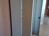 Lot 192 - bureel kast - afbeelding 3 van  4