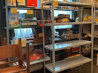 Lot 192 - ijzeren rekken 3 stuks, 2 modellen - afbeelding 1 van  2