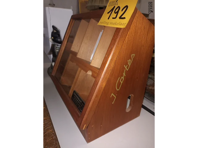 Lot 192 - presentatie kastje voor sigaren - afbeelding 3 van  5