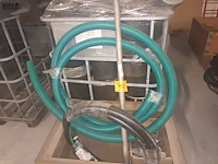 Lot 192 - waterslangen en koppelstukken - afbeelding 1 van  4