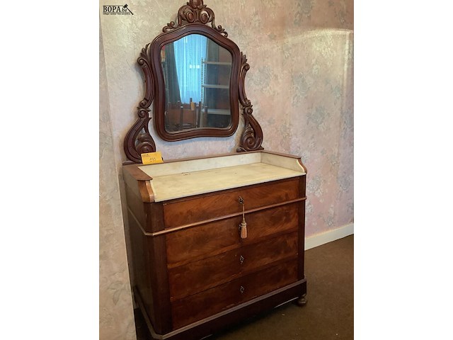 Lot 193 - commode mahoniehout met spiegel en 4 lades - afbeelding 1 van  6
