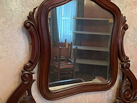 Lot 193 - commode mahoniehout met spiegel en 4 lades - afbeelding 2 van  6