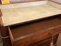 Lot 193 - commode mahoniehout met spiegel en 4 lades - afbeelding 3 van  6