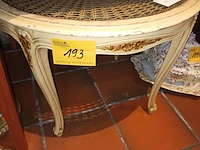 Lot 193 - ronde salontafel - afbeelding 1 van  3