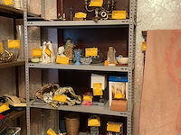 Lot 194 - ijzeren rekken 3 stuks, 2 modellen - afbeelding 2 van  3