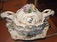 Lot 194 - italiaanse soepterrine bassano. - afbeelding 3 van  4