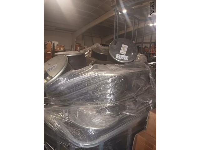 Lot 194 - stapelmand met luchtbalgen - afbeelding 3 van  4