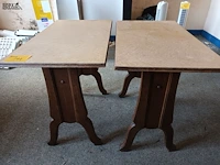 Lot 194 - tafel met houten onderstel. 3 stuks - afbeelding 2 van  3
