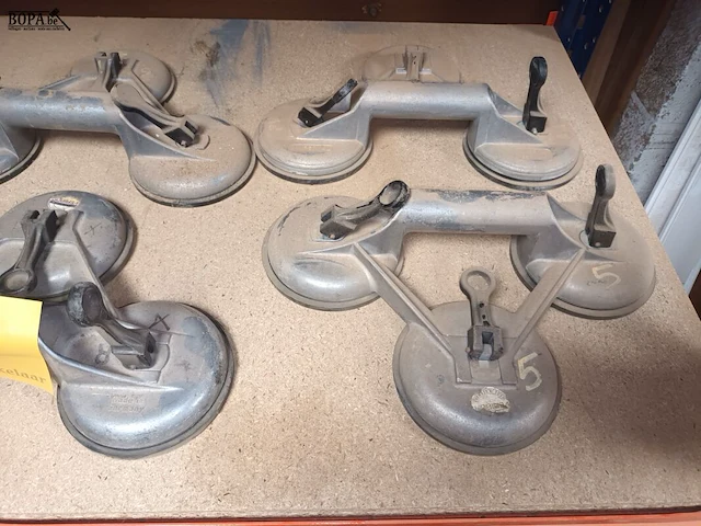 Lot 195 - glasdrager. 4 stuks - afbeelding 2 van  3