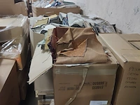 Lot 195 - samples - 21 palletten - afbeelding 1 van  3