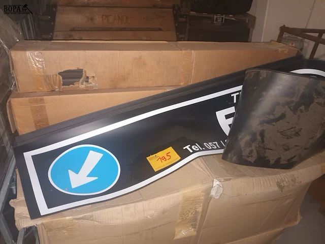 Lot 195 - spatlappen. 8 dozen - afbeelding 1 van  3