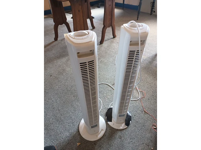 Lot 195 - torenventilator. 2 stuks - afbeelding 2 van  3