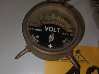 Lot 195 - voltmeter en haka autoknips - afbeelding 3 van  4