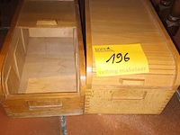 Lot 196 - houten fichebak met rolluik. 2 stuks - afbeelding 1 van  3