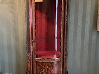 Lot 196 - italiaanse pronkkast - afbeelding 1 van  8