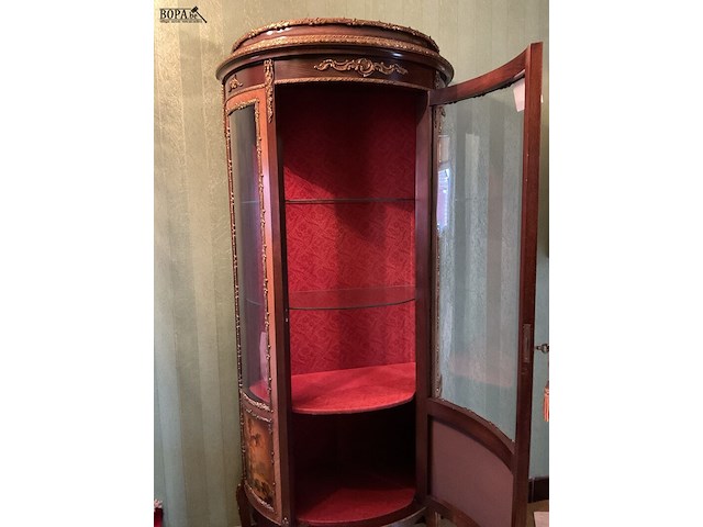 Lot 196 - italiaanse pronkkast - afbeelding 6 van  8