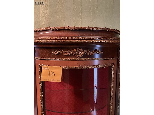 Lot 196 - italiaanse pronkkast - afbeelding 8 van  8