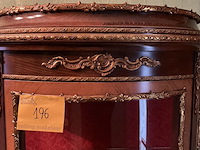 Lot 196 - italiaanse pronkkast - afbeelding 8 van  8