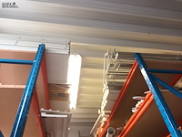 Lot 197 - lot onderdelen voor winkelrekken - afbeelding 3 van  3