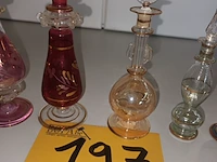 Lot 197 - parfumflesjes. 7 stuks - afbeelding 2 van  5
