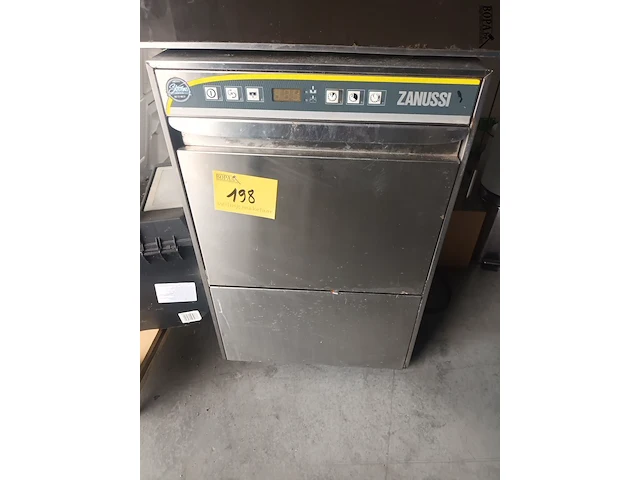 Lot 198 - glazenwasser zanussi - afbeelding 1 van  4