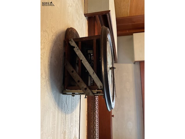 Lot 198 - hangklok met gewichten en ketting - afbeelding 5 van  6