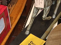 Lot 198 - hert op marmer - afbeelding 3 van  4