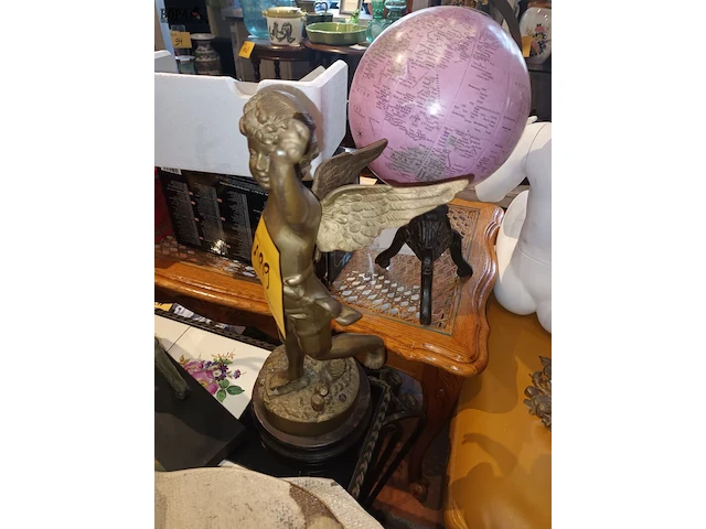 Lot 199 - koperen putti aug. moreau - afbeelding 2 van  4