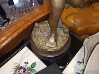 Lot 199 - koperen putti aug. moreau - afbeelding 3 van  4