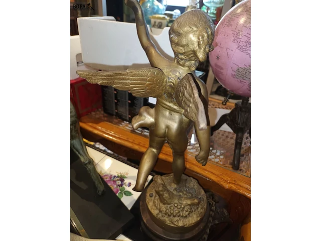 Lot 199 - koperen putti aug. moreau - afbeelding 4 van  4