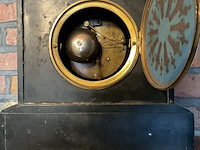 Lot 199 - marmeren staklok - afbeelding 6 van  7