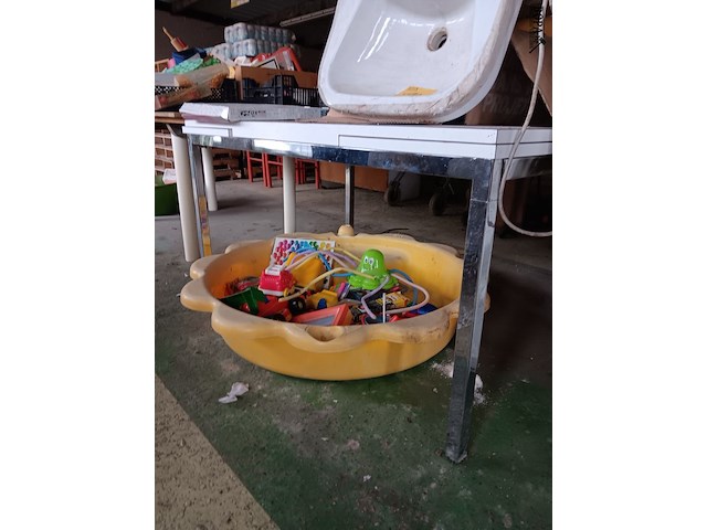 Lot 199 - uitschuifbare tafel - afbeelding 2 van  2