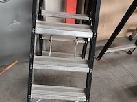 Lot 2 - aluminium trapladder altrex