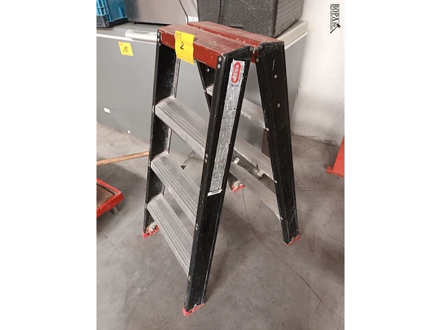 Lot 2 - aluminium trapladder altrex - afbeelding 2 van  3