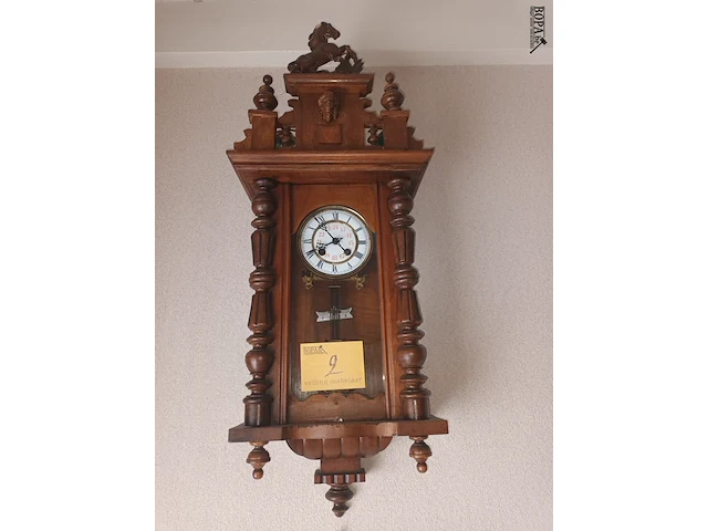 Lot 2 - antieke paardjes klok - afbeelding 1 van  3