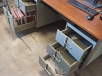 Lot 2 - bureau met lades - afbeelding 3 van  5