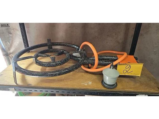 Lot 2 - gaspit - afbeelding 1 van  3