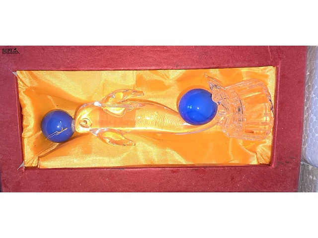 Lot 2 - glinsterballen en glasfiguren dolfijnen - afbeelding 4 van  5